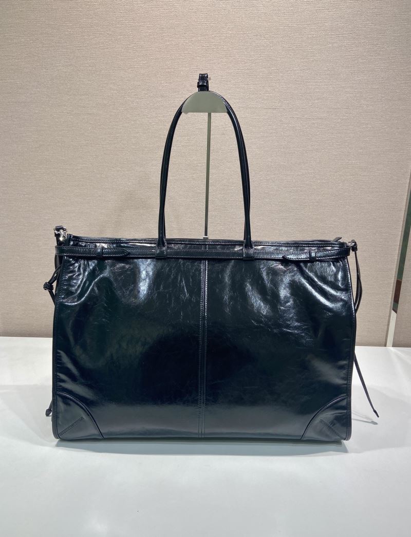 Pra*a top handle bags
